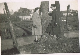 (photo)