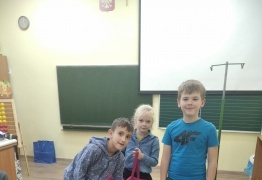  (photo)