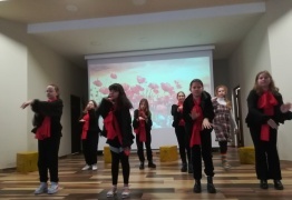 (photo)