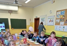  (photo)