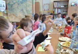  (photo)
