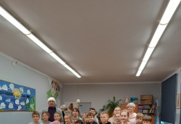  (photo)