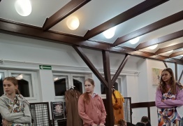  (photo)
