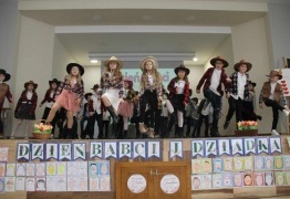  (photo)