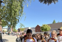 (photo)