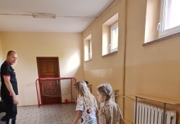  (photo)