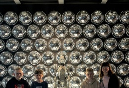  (photo)