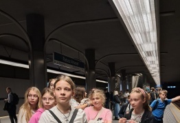  (photo)