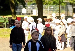  (photo)