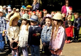  (photo)