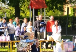  (photo)