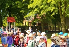  (photo)