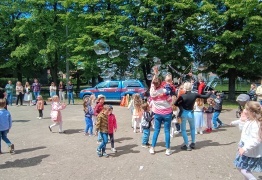  (photo)