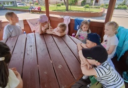  (photo)