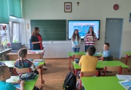  (photo)