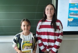  (photo)