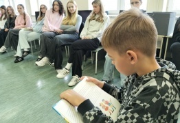  (photo)