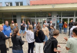  (photo)