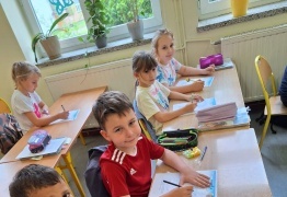  (photo)