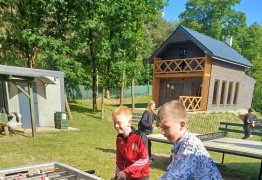  (photo)