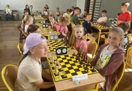  (photo)