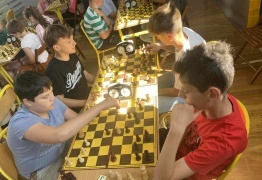  (photo)