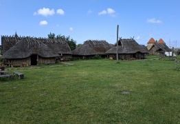  (photo)