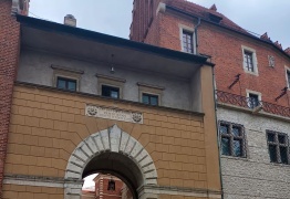  (photo)