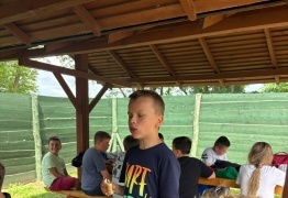  (photo)