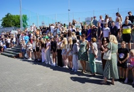  (photo)