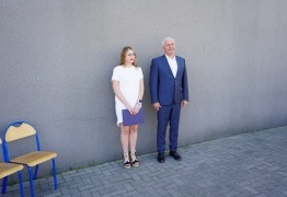  (photo)