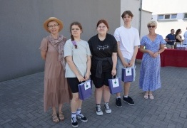  (photo)