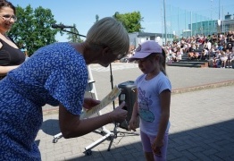  (photo)