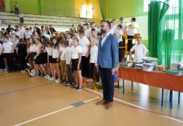  (photo)