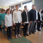 'Szkoła do hymnu'