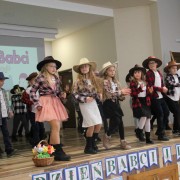 'Babci i Dziadka przyznać to trzeba, każdemu dziecku w życiu potrzeba'
